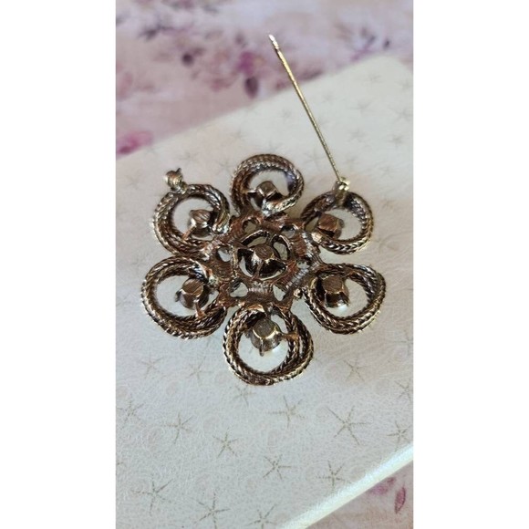 Large Faux Pearl Filigree Flower Brooch - Picture 7 of 10